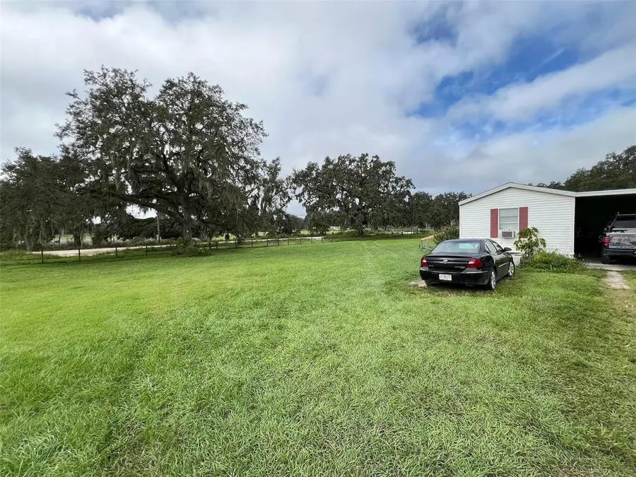 37321 Phelps Road, Zephyrhills, FL 33541 - Image #2