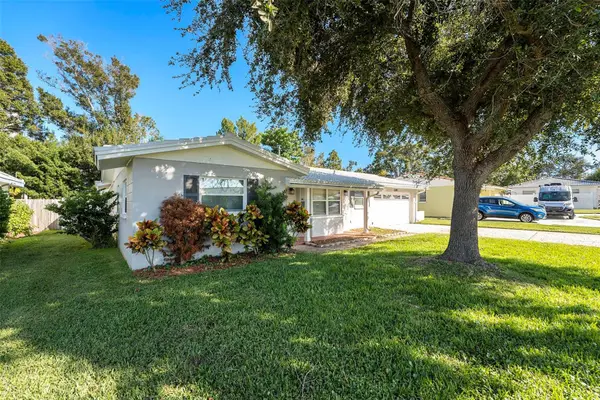 5599 N 110th Way N Way, SEMINOLE, FL 33772