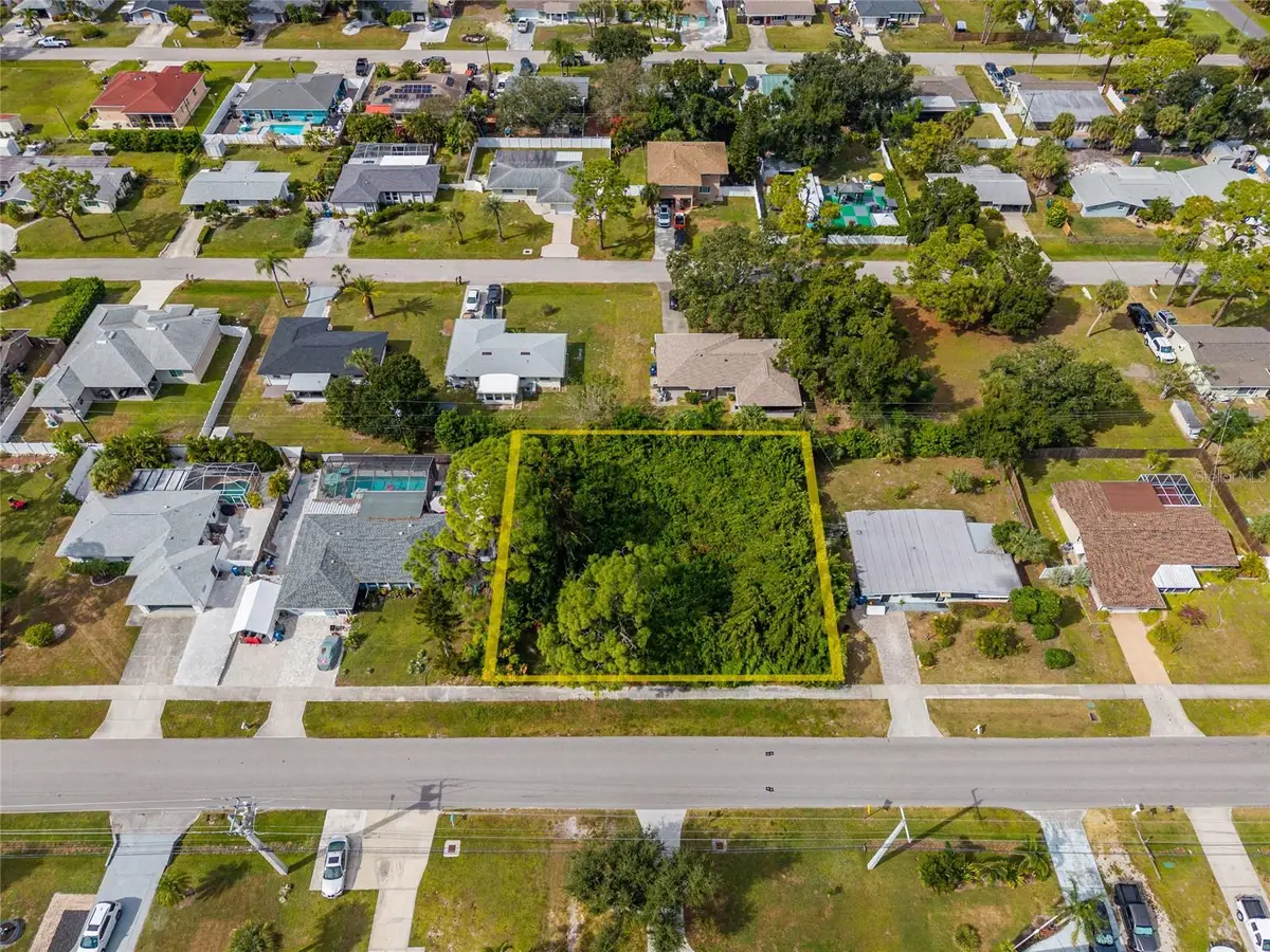 31 W Seminole Drive, Venice, FL 34293 - #1