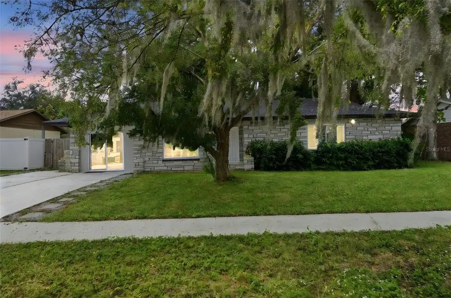 1113 Oakhill Street, Seffner, FL 33584 - Image #3