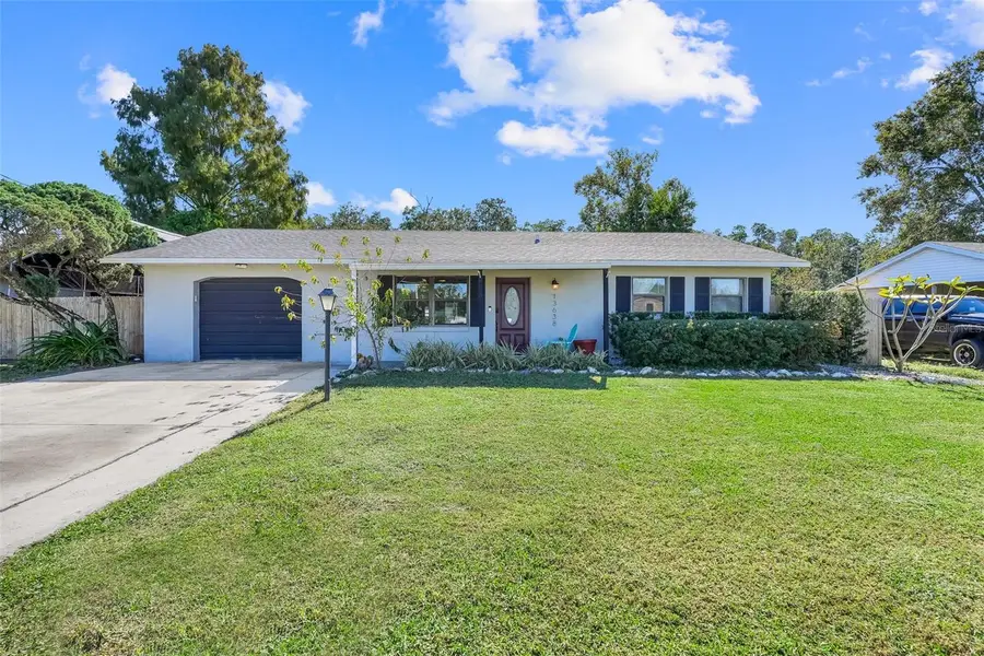 13638 Country Club Drive, Tavares, FL 32778 - Image #2