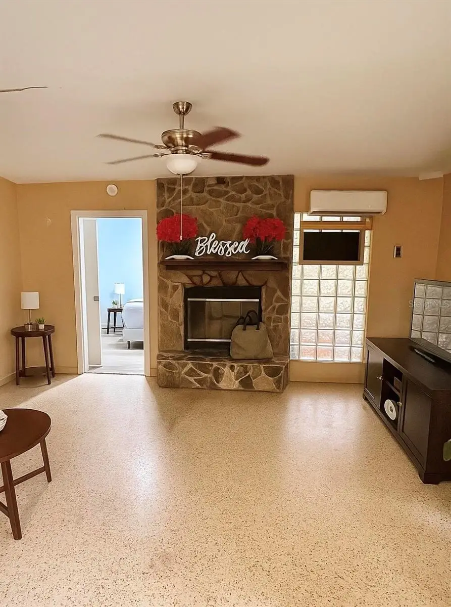 110 NE Monroe Circle N, Saint Petersburg, FL 33702 - Image #3