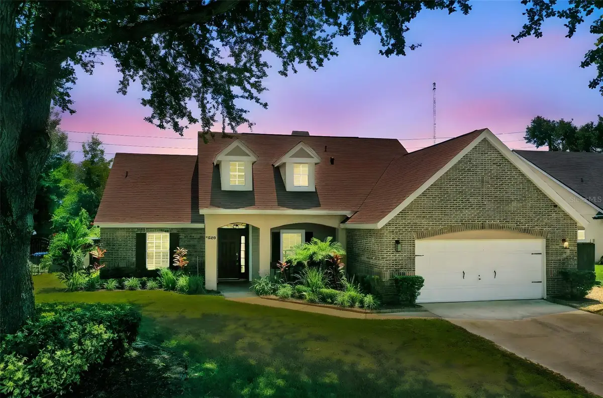 7820 Rollingridge Court, Orlando, FL 32835 - Image #1