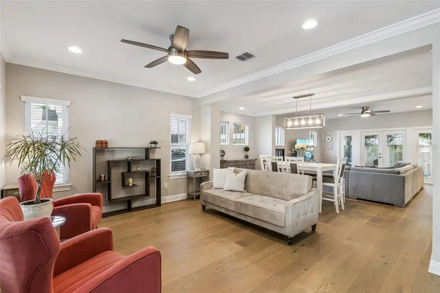 210 Hibiscus Court, Orlando, FL 32801 - Image #2