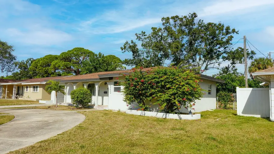 2363 68th Ave S, Saint Petersburg, FL 33712 - Image #2