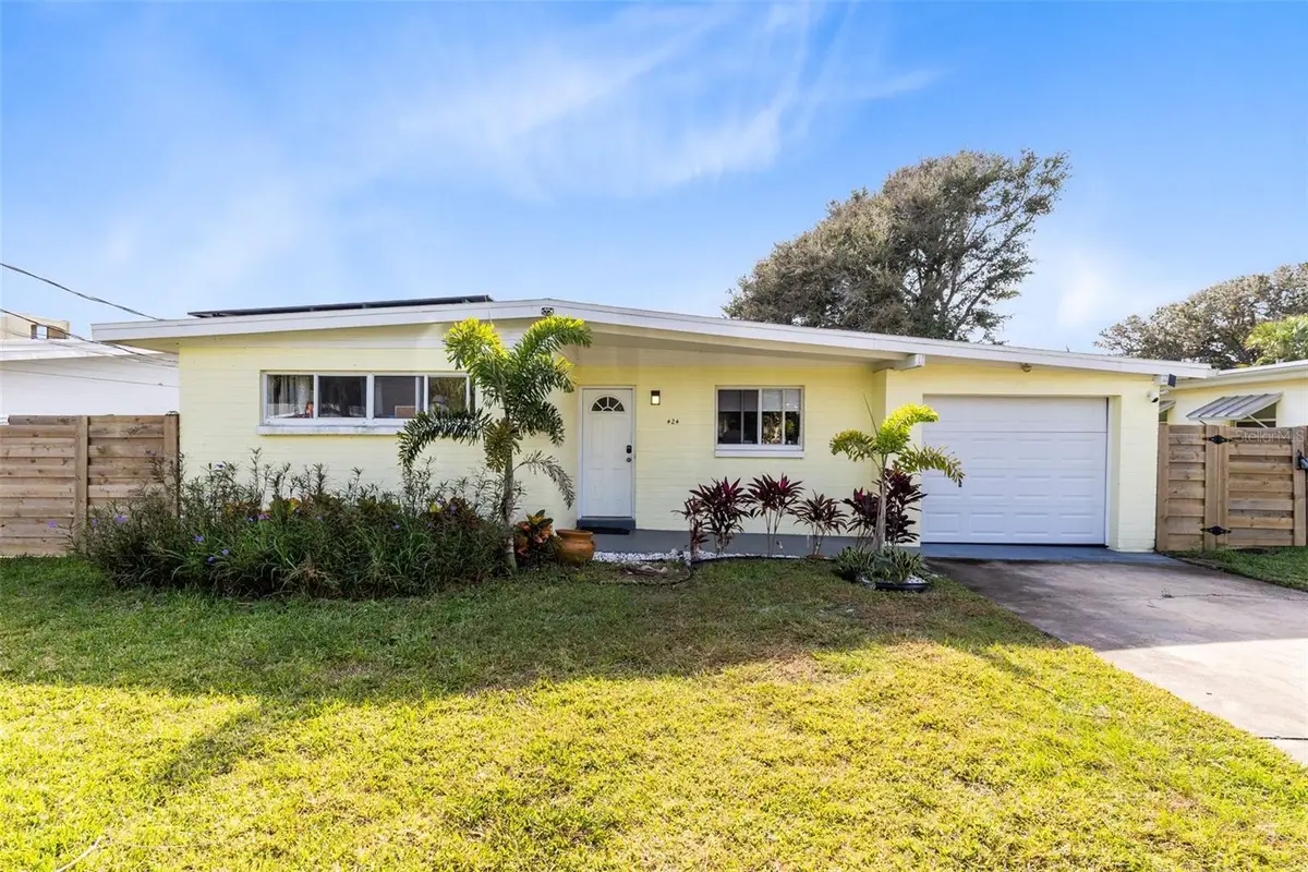 424 Manhattan Avenue, Daytona Beach, FL 32118 - Image #1