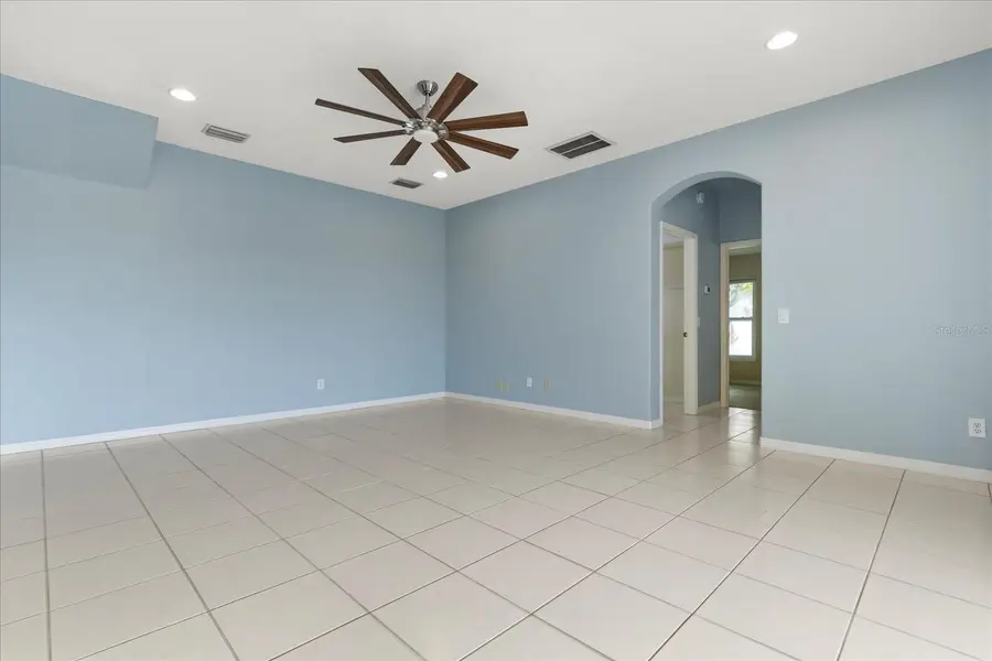 9005 Pinebreeze Drive, Riverview, FL 33578 - Image #3