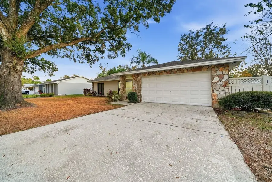 401 Greenview Drive, Brandon, FL 33510 - Image #3
