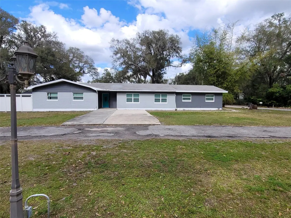 4002 Thonotosassa Road, Plant City, FL 33565 - Image #1