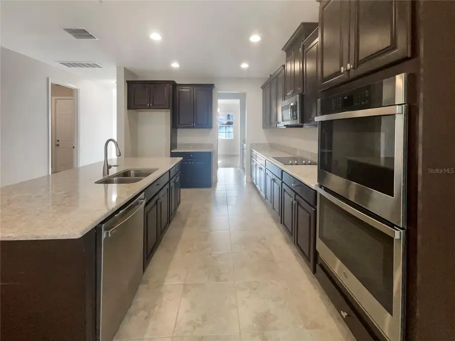 16136 Monterey Greens Circle, Tampa, FL 33647 - Image #2