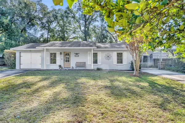 25316 Glen Eagles Street, SORRENTO, FL 32776