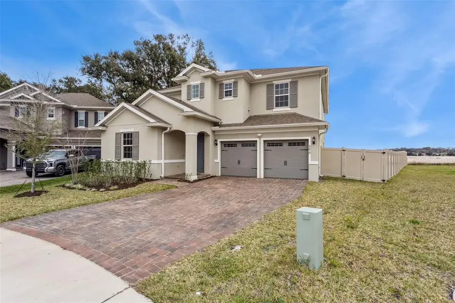 594 Via Bella Court, Howey In The Hills, FL 34737 - Image #2