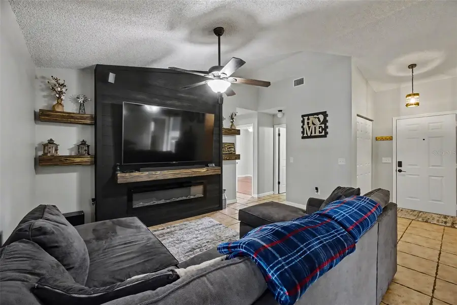 36464 Doral Drive, Grand Island, FL 32735 - Image #2