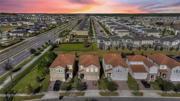 8995 Fluffy Lie Court, DAVENPORT, FL 33896