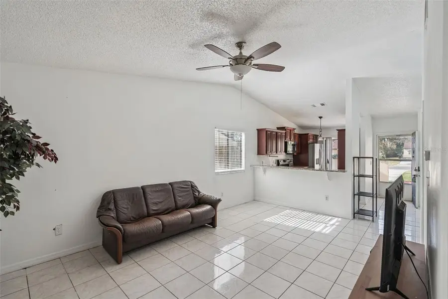 732 Golden Sunshine Circle, Orlando, FL 32807 - Image #2
