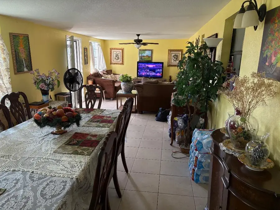 143 W Cedarwood Circle, Kissimmee, FL 34743 - Image #2