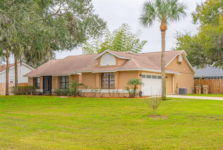 14334 Raintree Boulevard, Grand Island, FL 32735 - Image #3