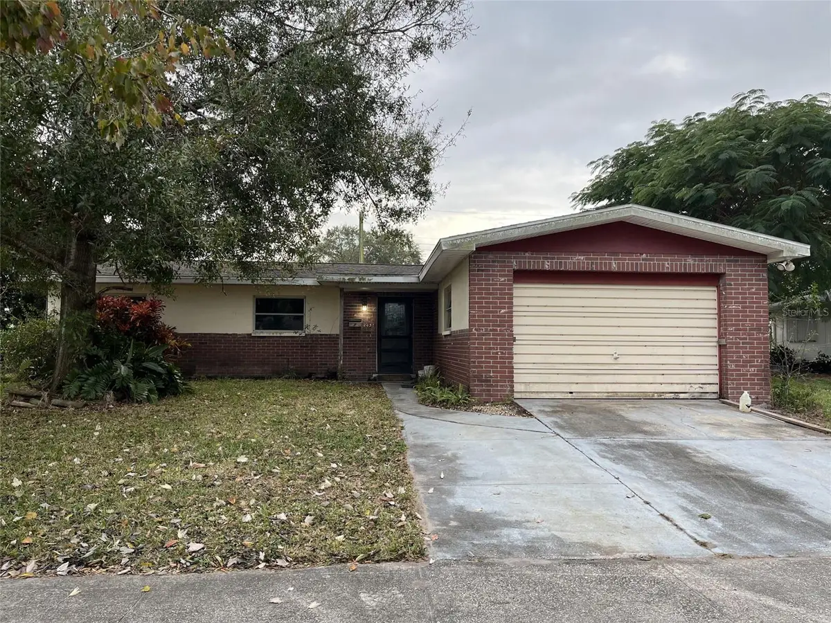 2431 Lakeview Drive, Melbourne, FL 32935 - Image #1