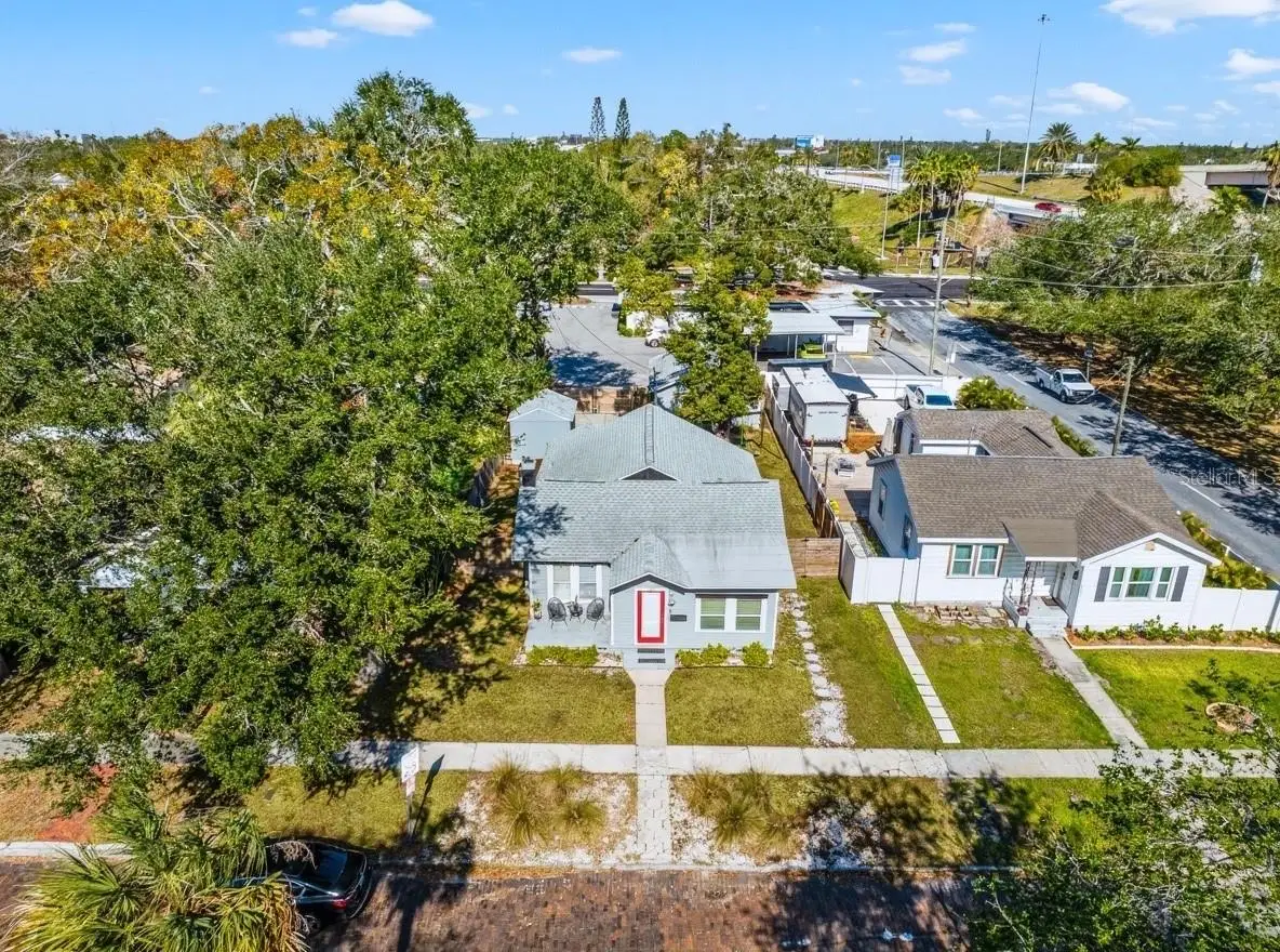 2011 Dartmouth Avenue N, Saint Petersburg, FL 33713 - Image #1