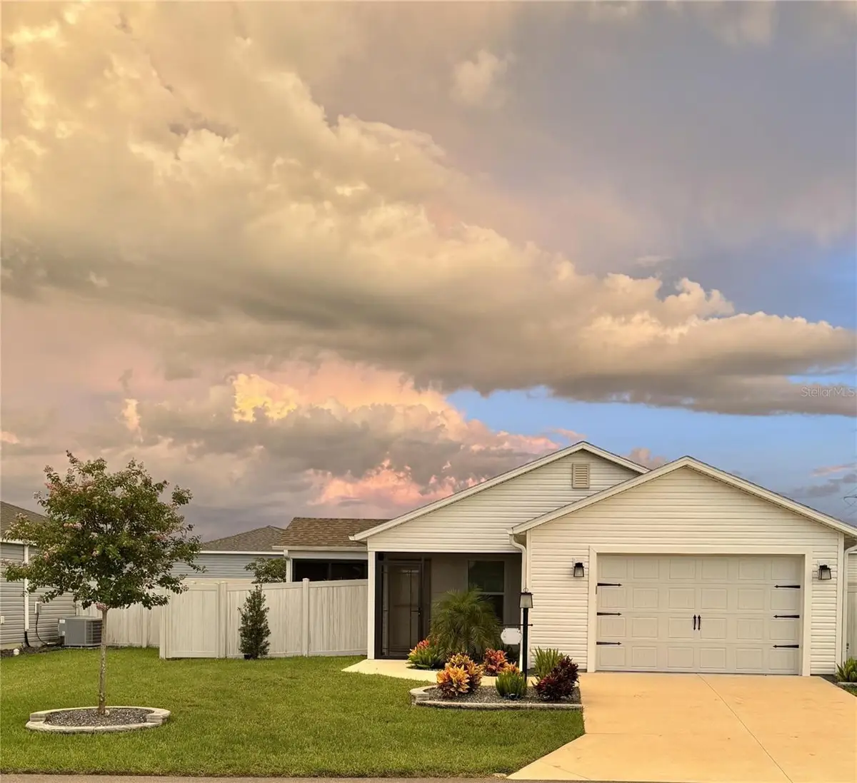 6756 Mary Loop, Howey In The Hills Okahumpka, FL 34762 - Image #1