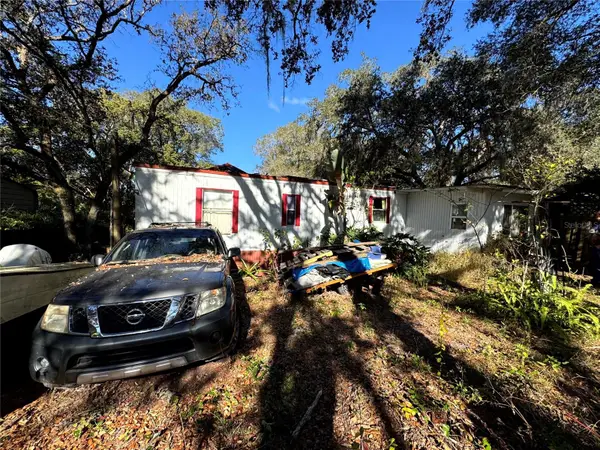 31611 Lake Drive, EUSTIS, FL 32736