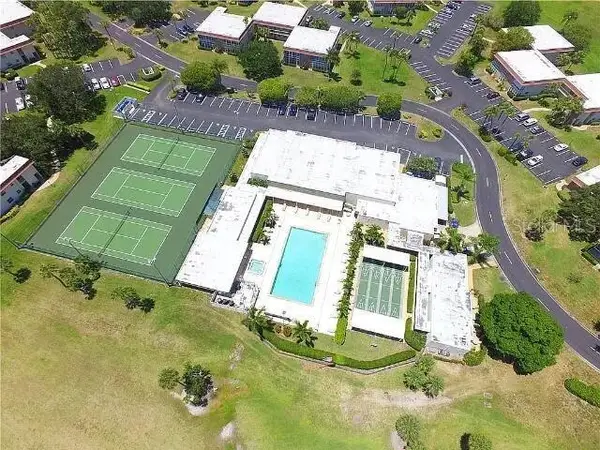 94 Spring Lake Drive #203, VERO BEACH, FL 32962