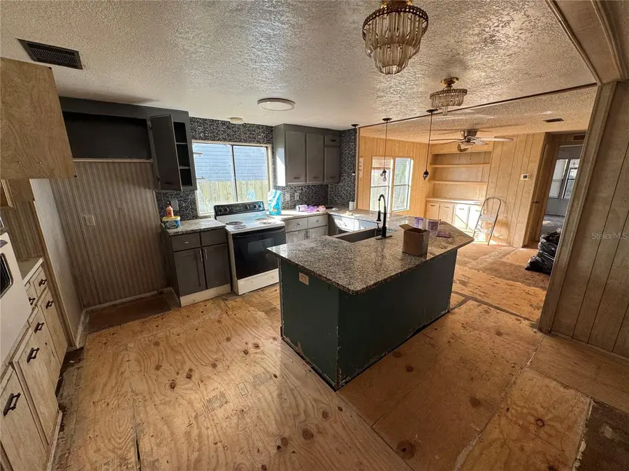 10559 Bay Hills Circle, Thonotosassa, FL 33592 - Image #2