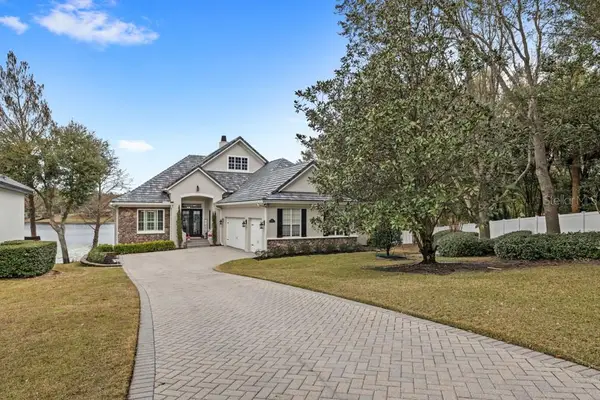 527 W Blue Water Edge Drive, EUSTIS, FL 32736