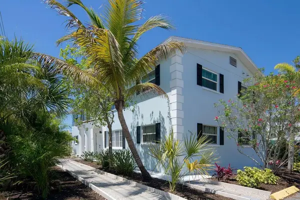 6990 Grevilla Avenue S, SOUTH PASADENA, FL 33707