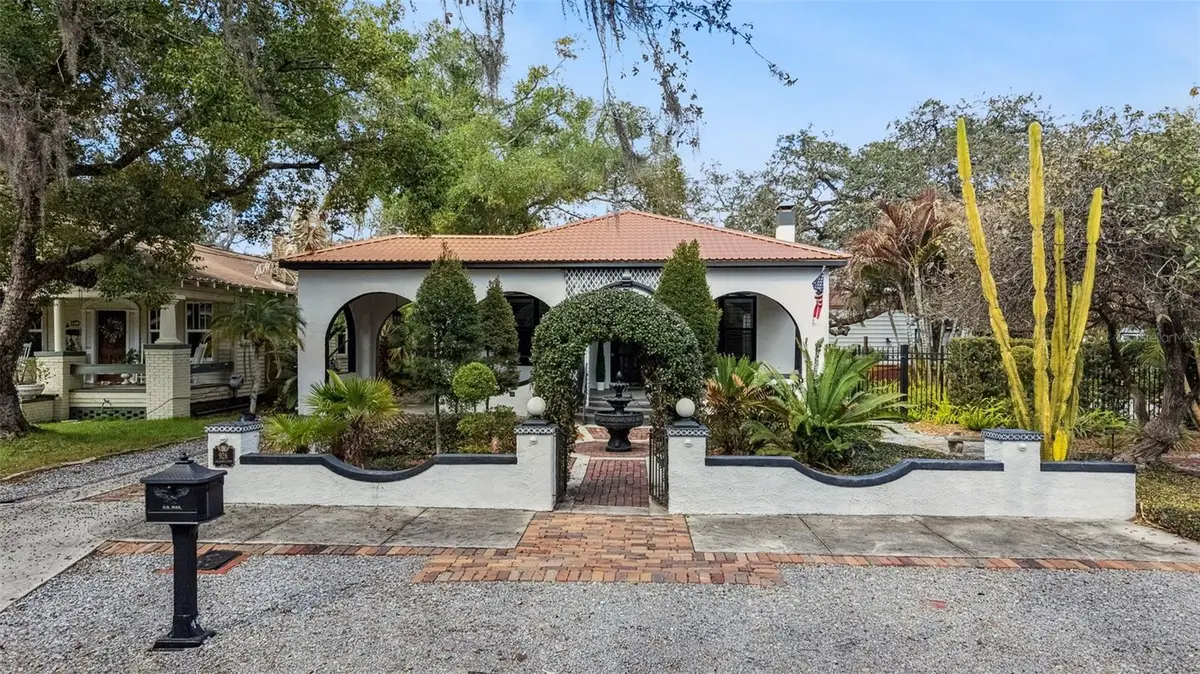 926 E Shadowlawn Avenue, Tampa, FL 33603 - #1