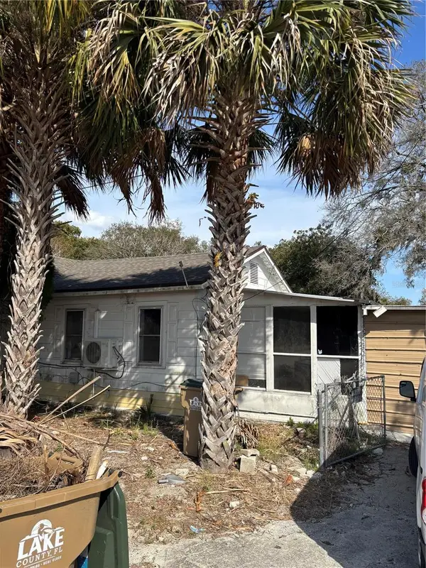 31526 Vine Street, SORRENTO, FL 32776