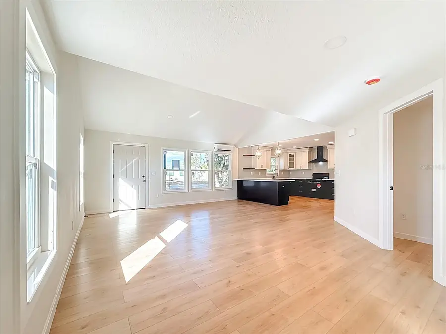 6948 Dartmouth Avenue N, Saint Petersburg, FL 33710 - #3