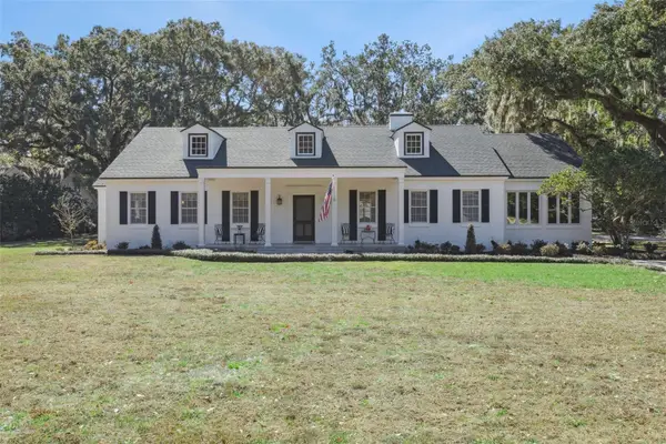 15722 E Oakland Avenue, WINTER GARDEN, FL 34787