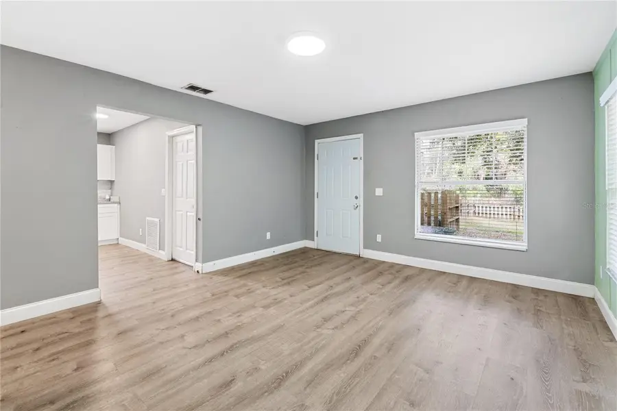 600 W Clarke Street, Wildwood, FL 34785 - #2