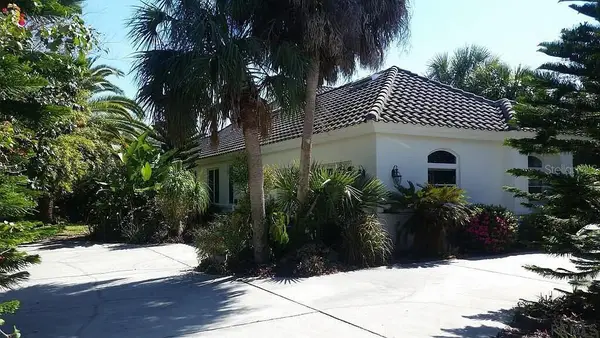 2 Avenue Monet, PALM COAST, FL 32137