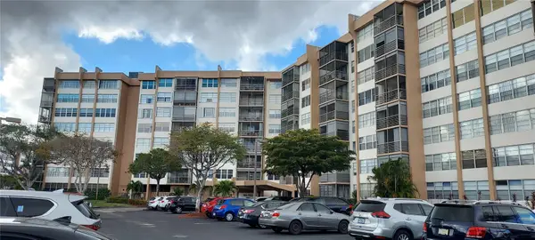 1000 Saint Charles Place #209, PEMBROKE PINES, FL 33026