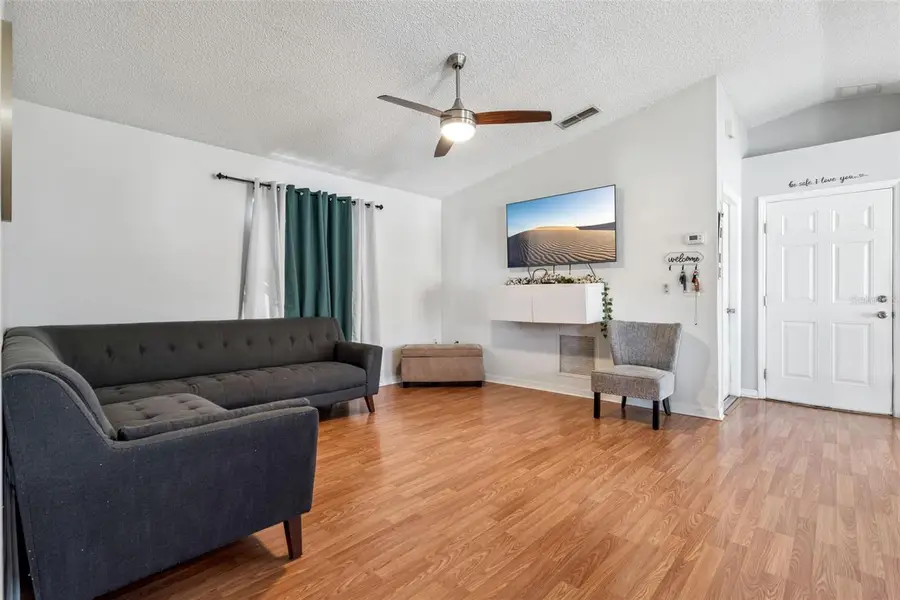 23 Cayman Circle, Umatilla, FL 32784 - #3