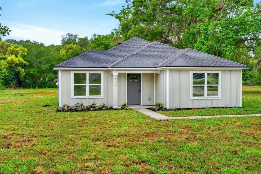 607 Thomas Ave, Leesburg, FL 34748 - #2