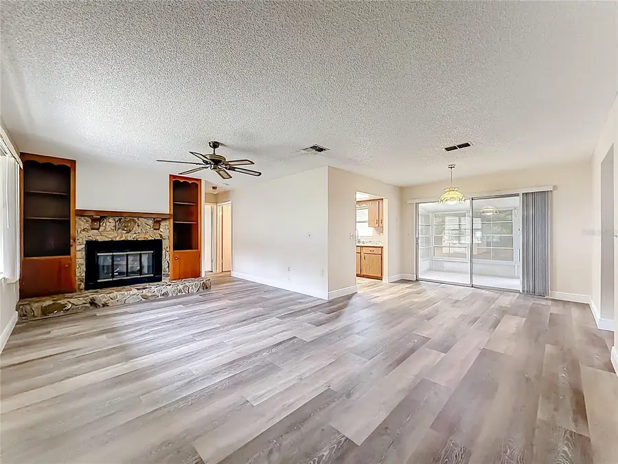 615 Third Avenue, Lady Lake, FL 32159 - #3