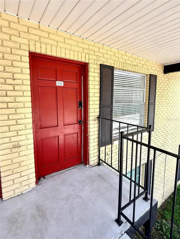 2800 E 113th Avenue #B4, TAMPA, FL 33612