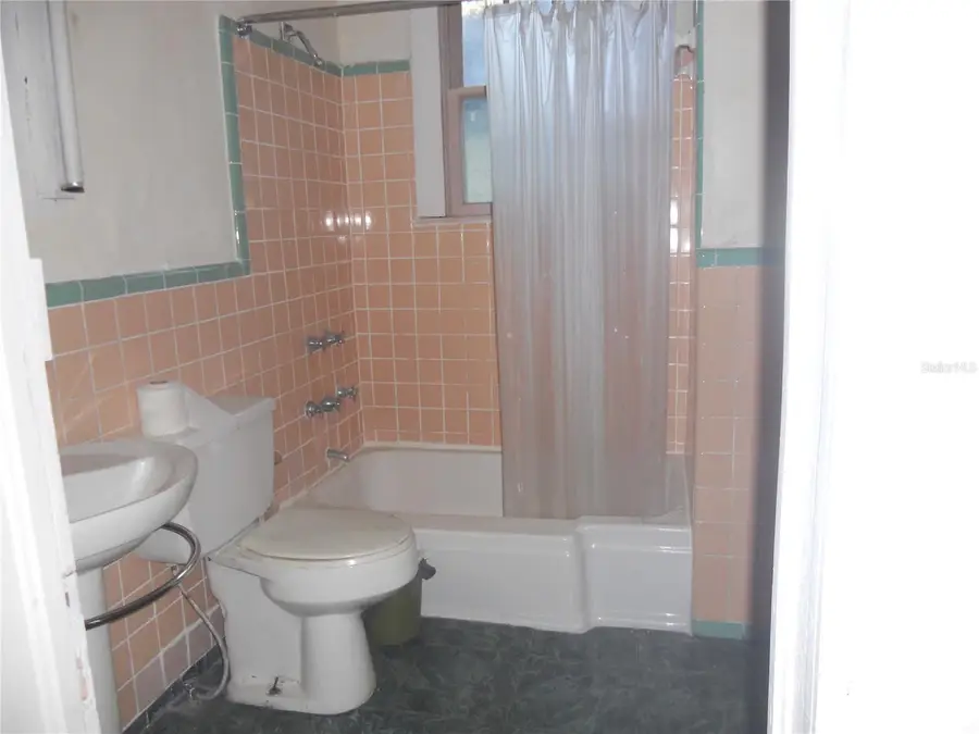 923 NW 5th Avenue Nw, Gainesville, FL 32601 - #2