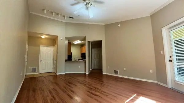 10017 Courtney Palms Boulevard #304, TAMPA, FL 33619