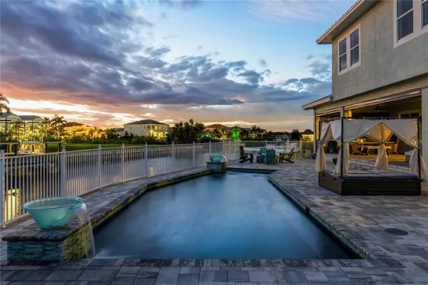 718 Pinckney Drive, APOLLO BEACH, FL 33572