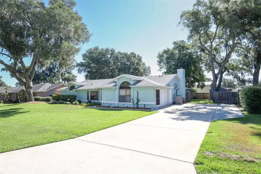 610 Yorktown Drive, Leesburg, FL 34748 - #2