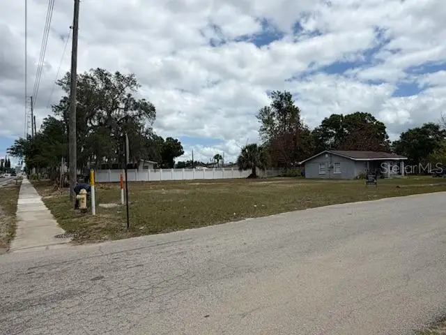 401 E Green Street, Avon Park, FL 33825 - #2