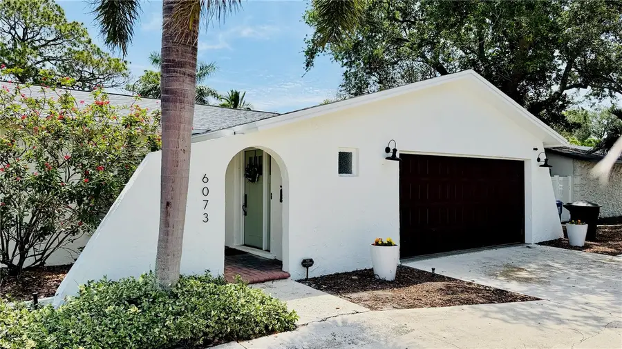 6073 Tanglewood Drive Ne, Saint Petersburg, FL 33703 - #2