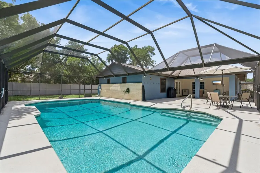 380 E Lake Street, Umatilla, FL 32784 - #2
