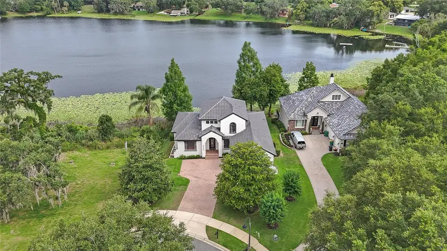 523 W Blue Water Edge Drive, Eustis, FL 32736 - #2