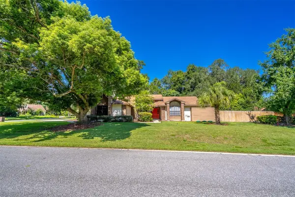 935 Pine Shadow Drive, APOPKA, FL 32712