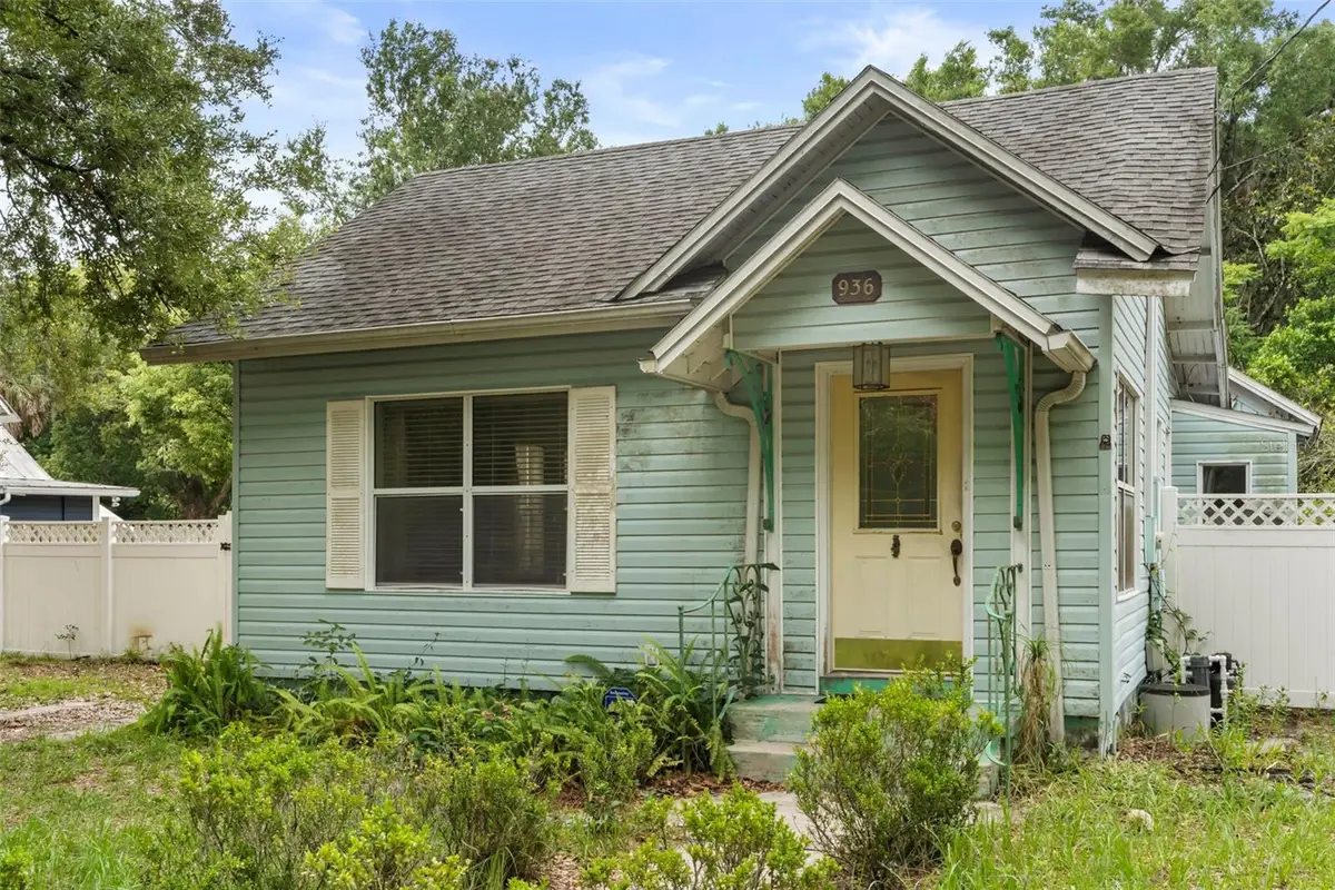 936 E 5th Avenue, Mount Dora, FL 32757 - #1